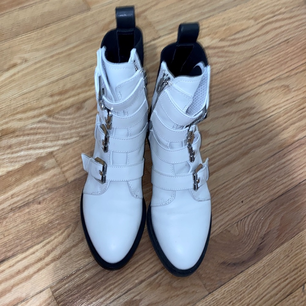 Dolce Vita 6 black and white boots with buckles